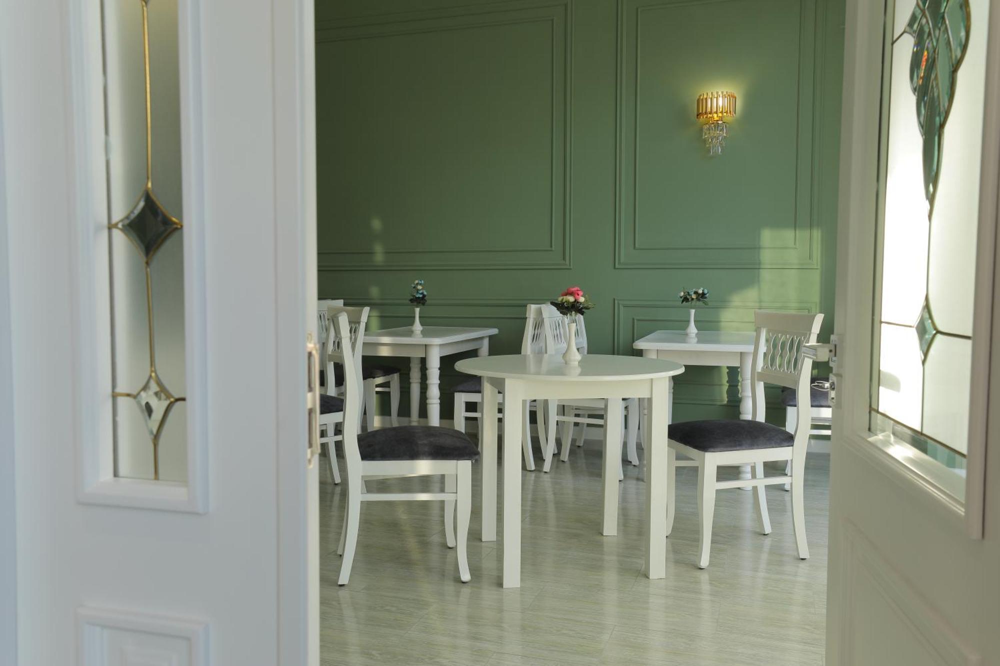 Resident Hotel Tashkent Bagian luar foto