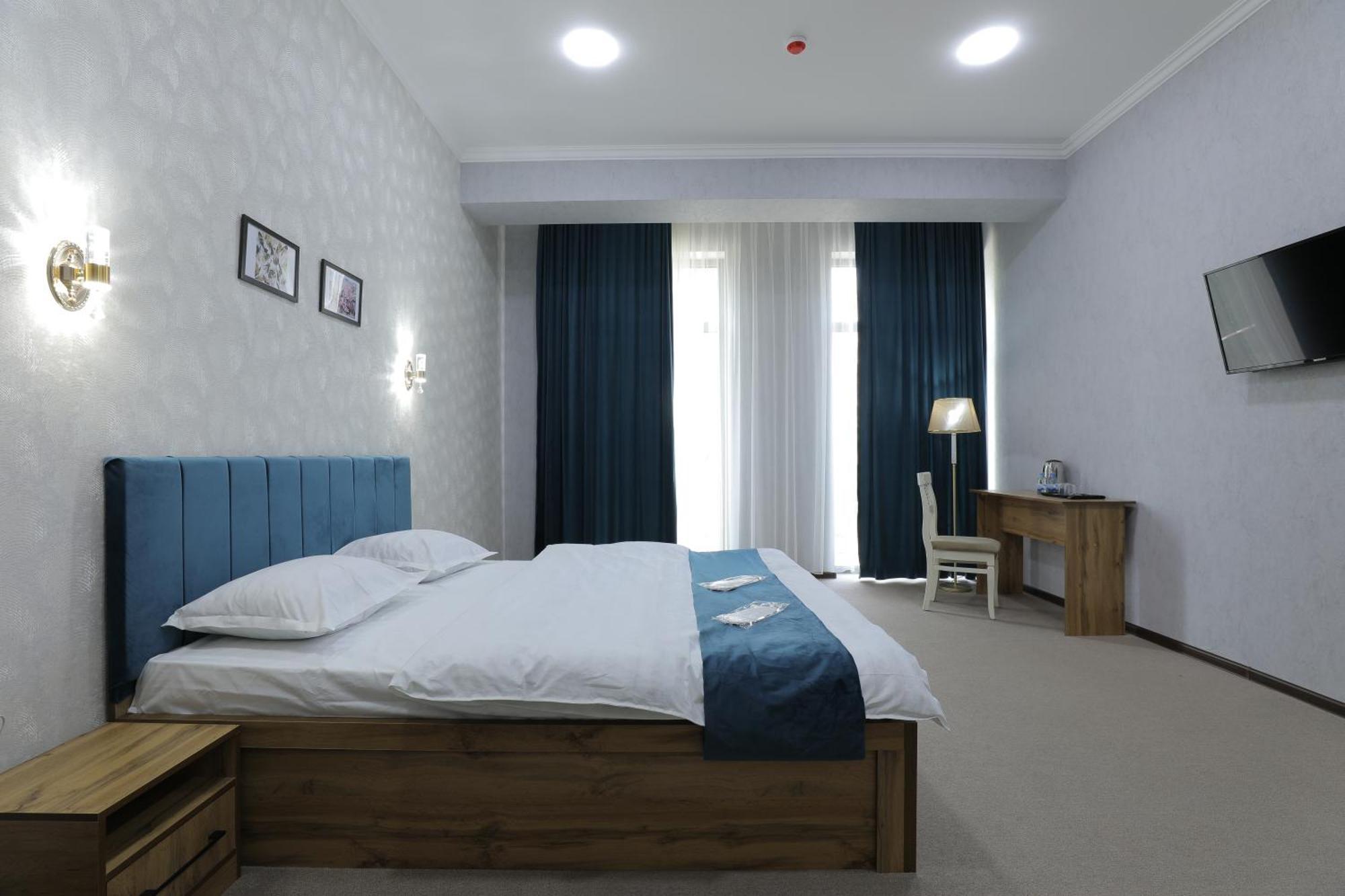 Resident Hotel Tashkent Bagian luar foto