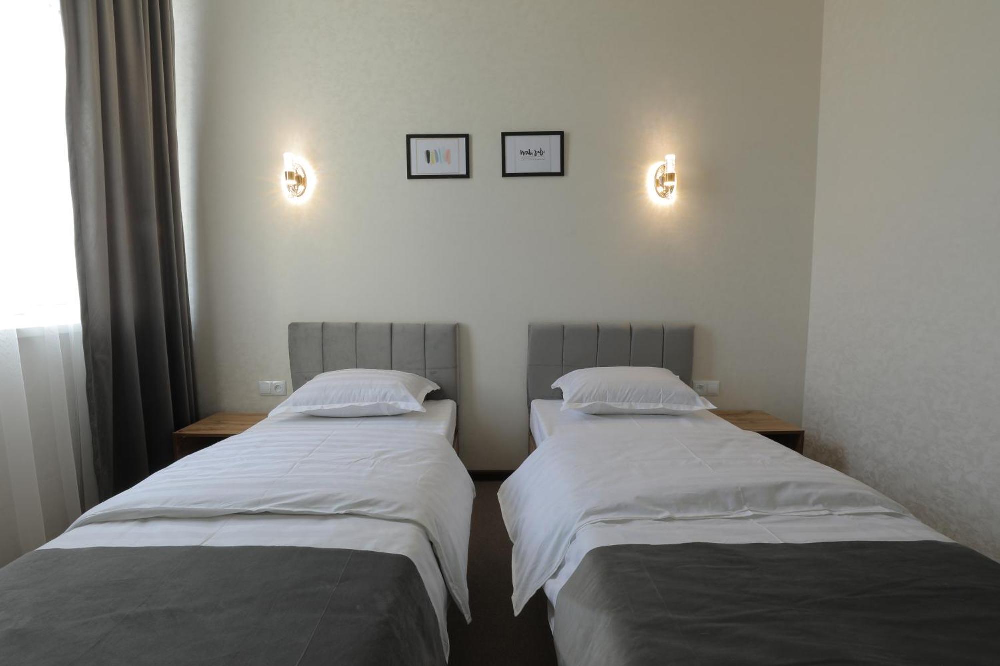 Resident Hotel Tashkent Bagian luar foto