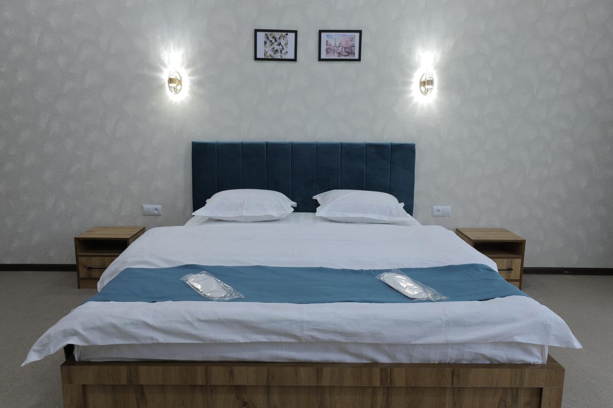 Resident Hotel Tashkent Bagian luar foto