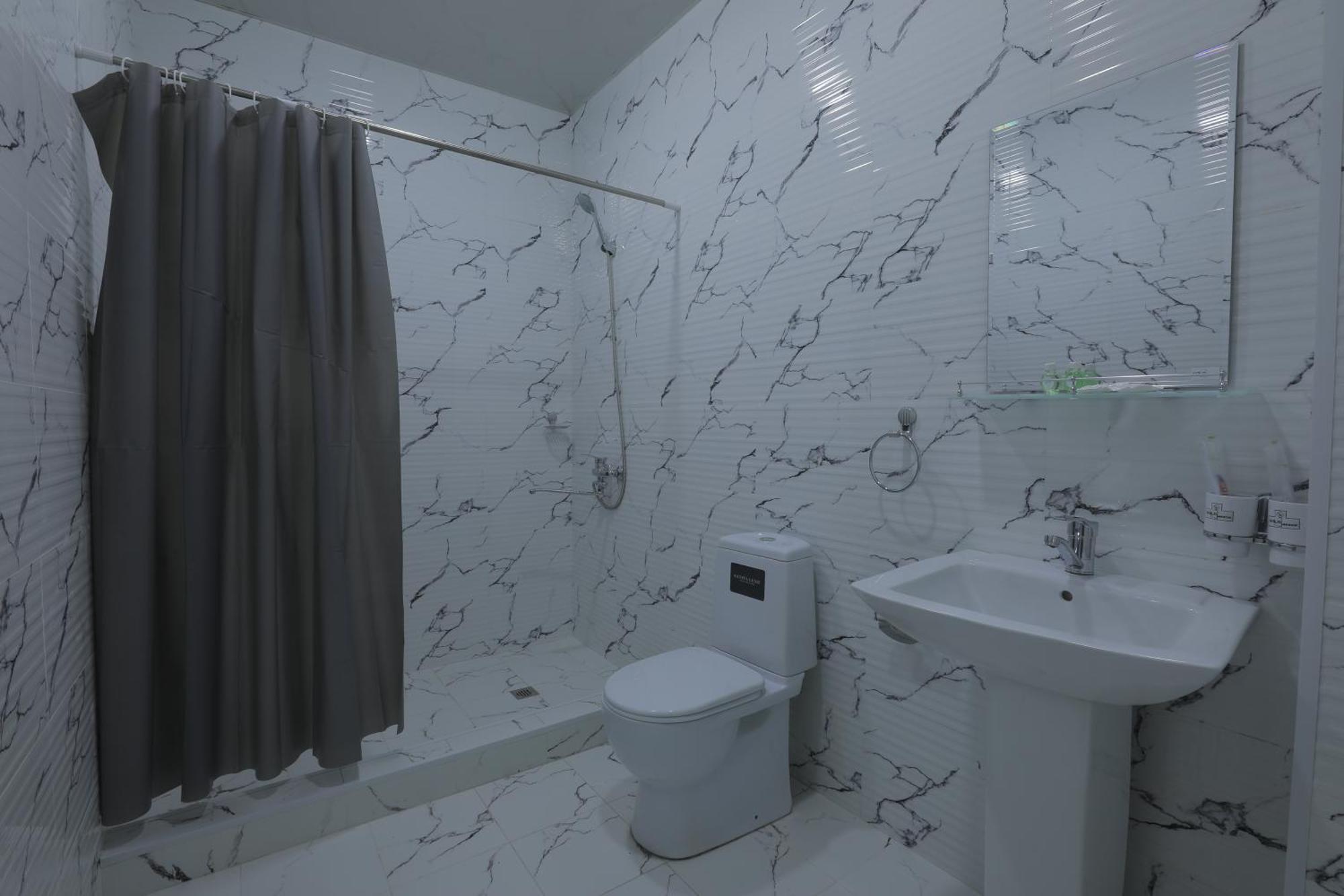 Resident Hotel Tashkent Bagian luar foto