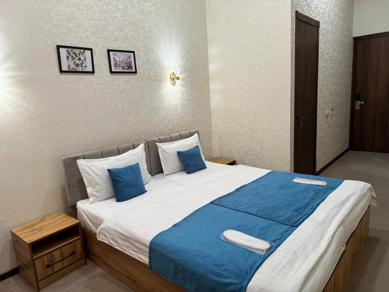Resident Hotel Tashkent Bagian luar foto