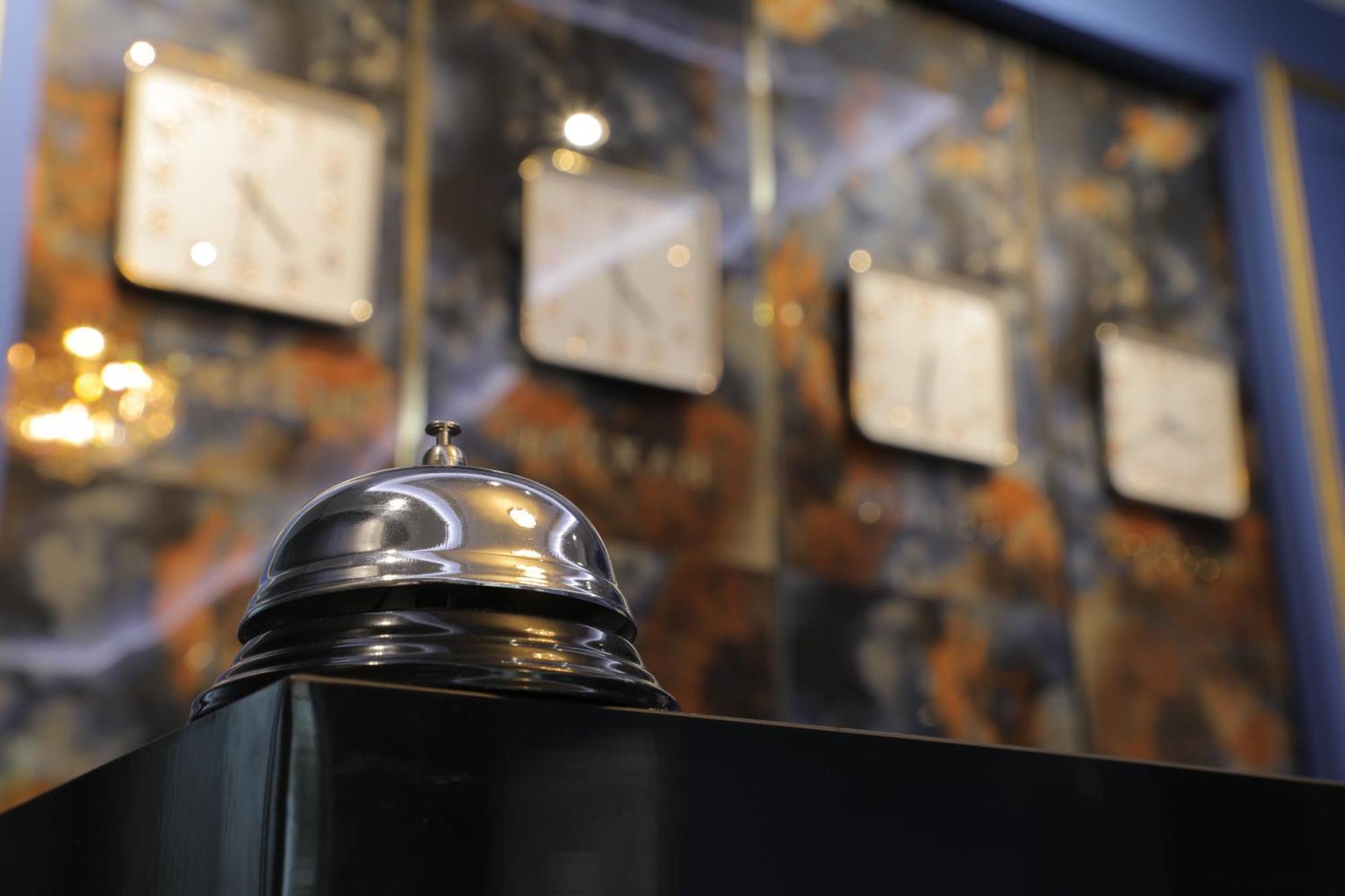 Resident Hotel Tashkent Bagian luar foto