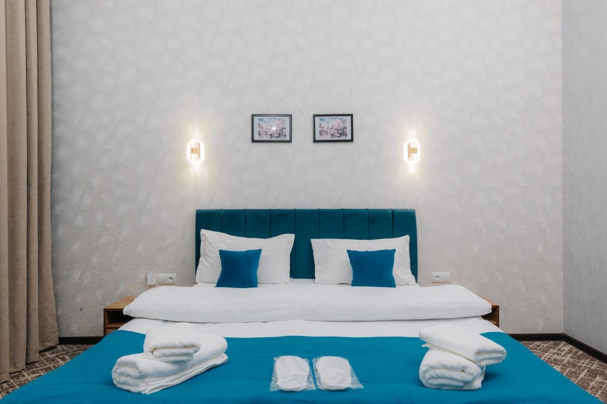 Resident Hotel Tashkent Bagian luar foto