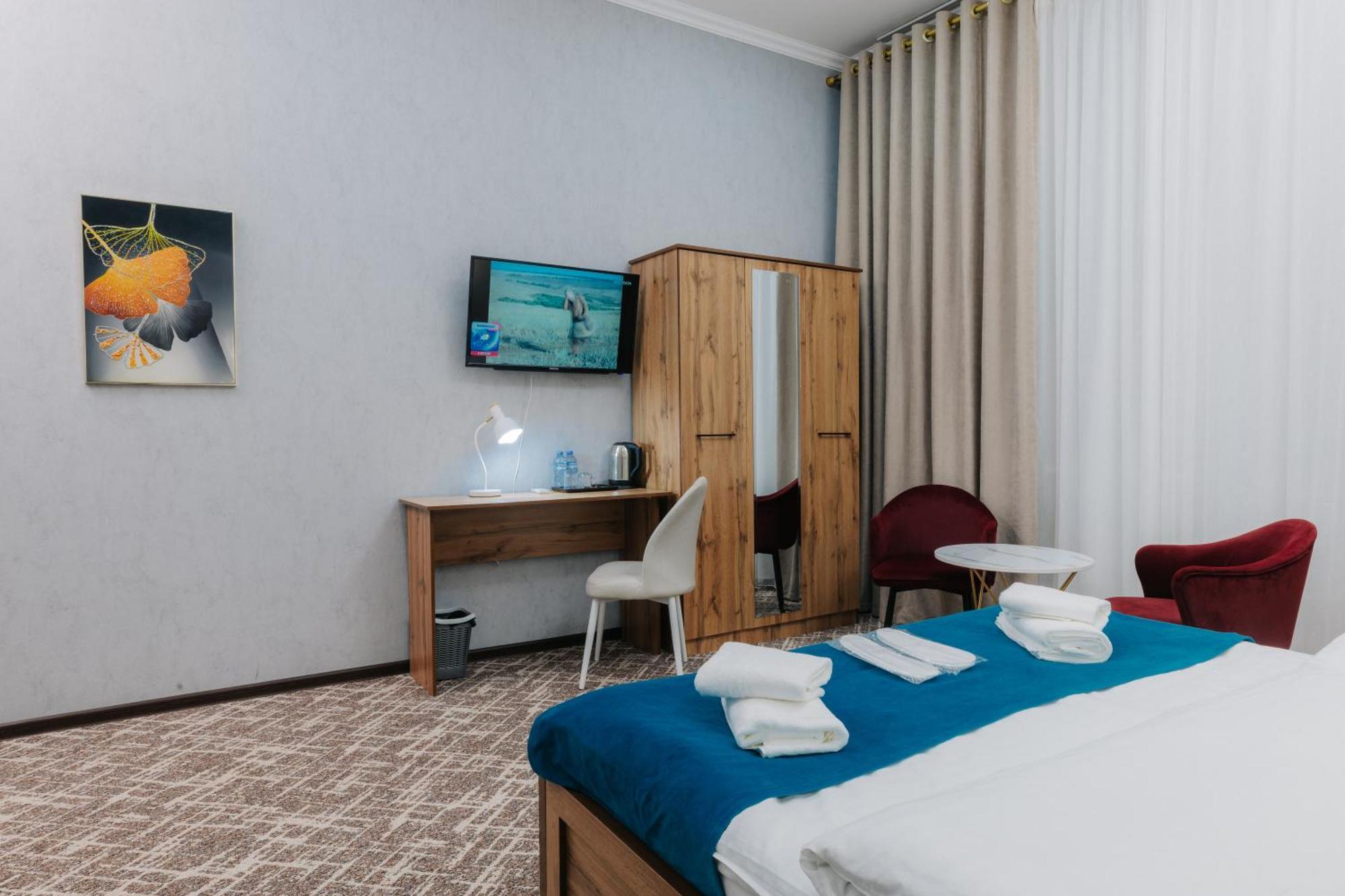 Resident Hotel Tashkent Bagian luar foto