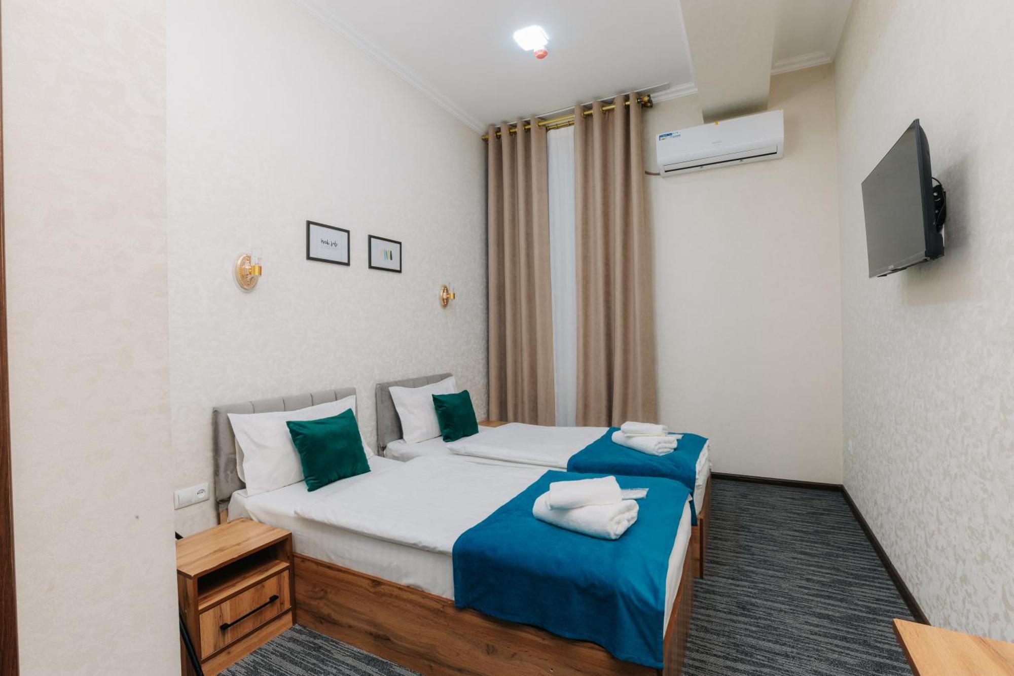 Resident Hotel Tashkent Bagian luar foto