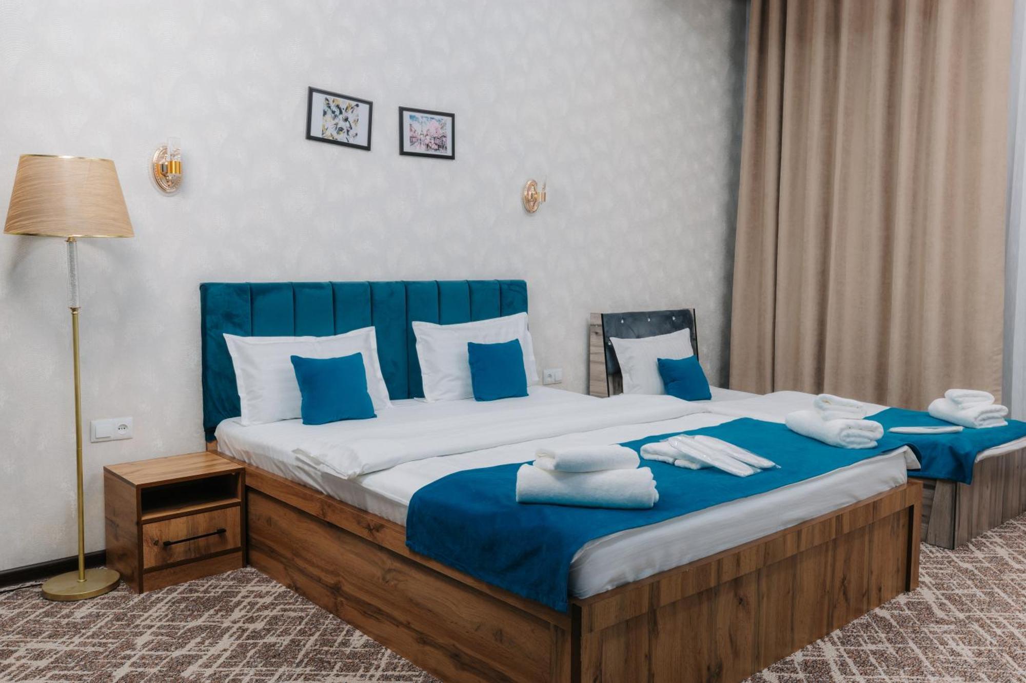 Resident Hotel Tashkent Bagian luar foto