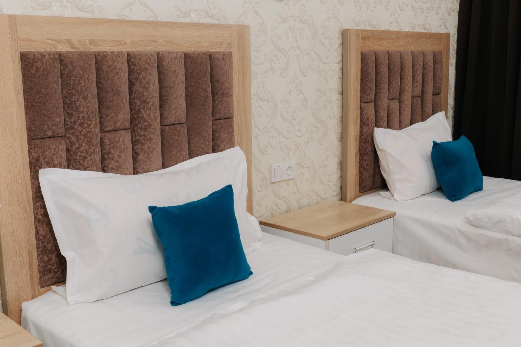 Resident Hotel Tashkent Bagian luar foto