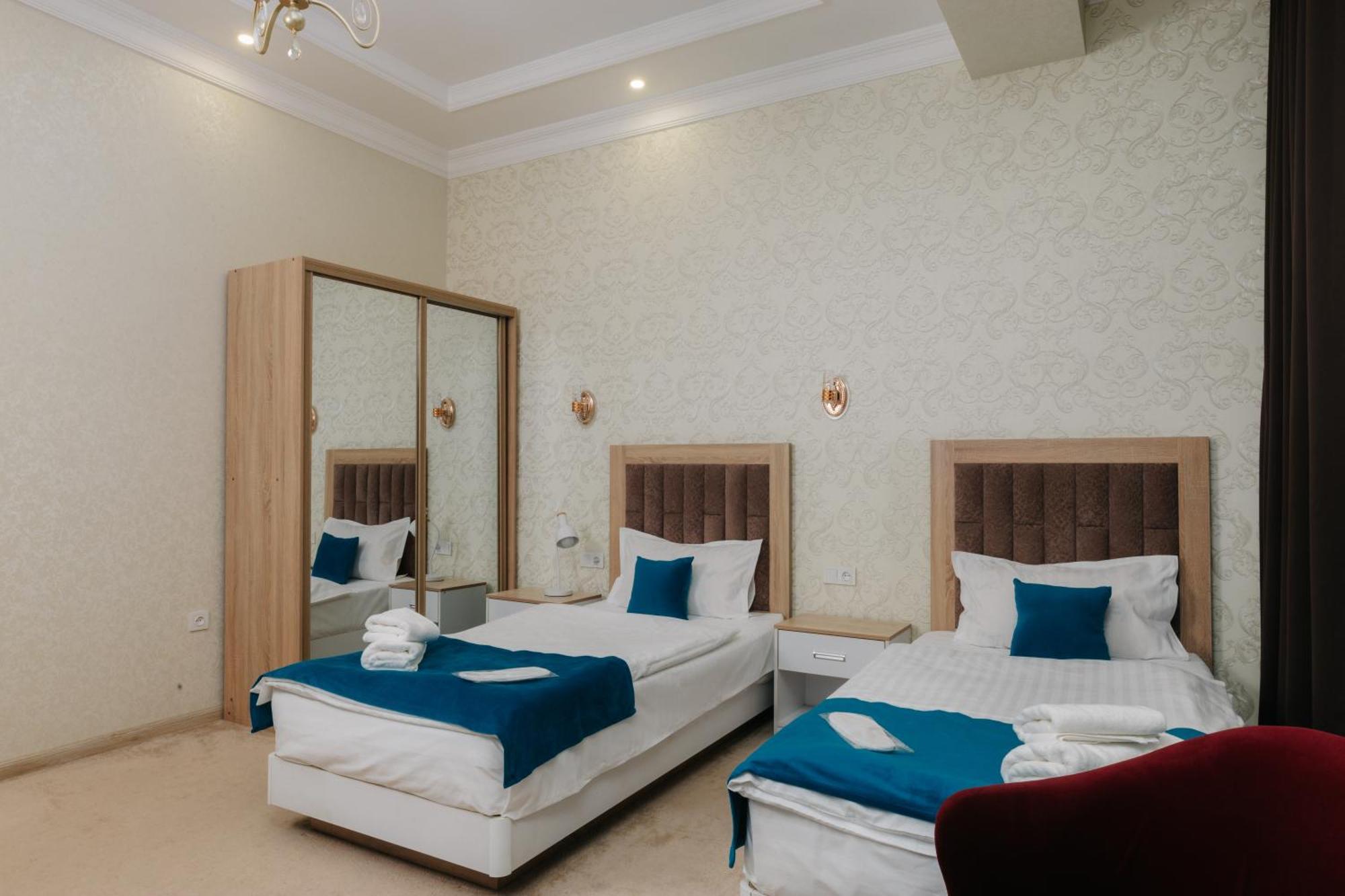 Resident Hotel Tashkent Bagian luar foto